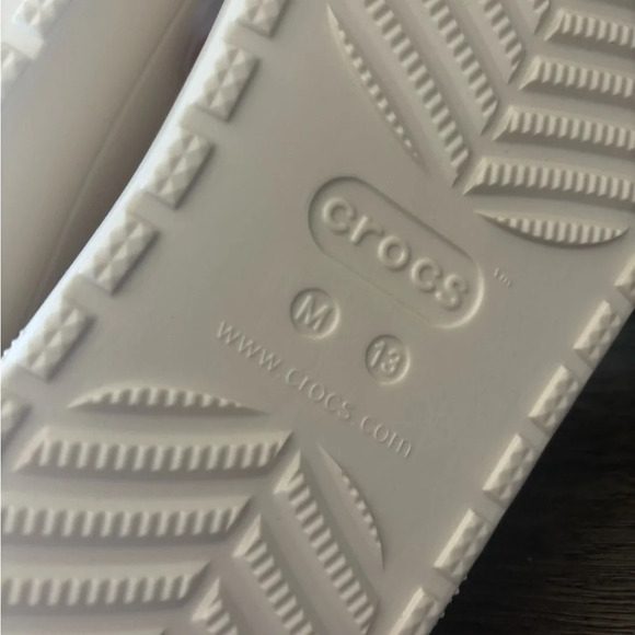 CROCS Men’s sizes Cozy Fuzzy Sandals NWT - Picture 8 of 9